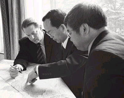 Al Gore with scientists